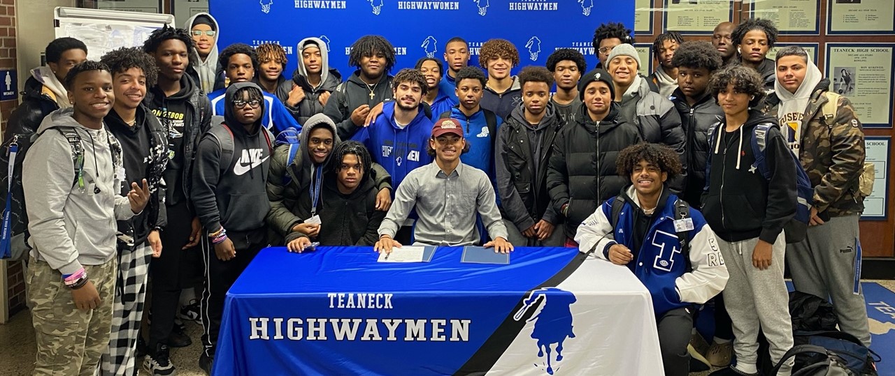 Defensive back, Alexander Caba, signs with Lafayette College!